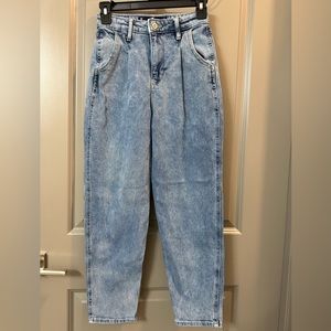 Ultra High rise mom jean